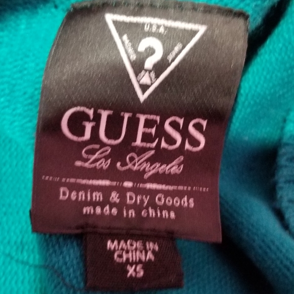 sweater by Guess shoulders off - Picture 2 of 2